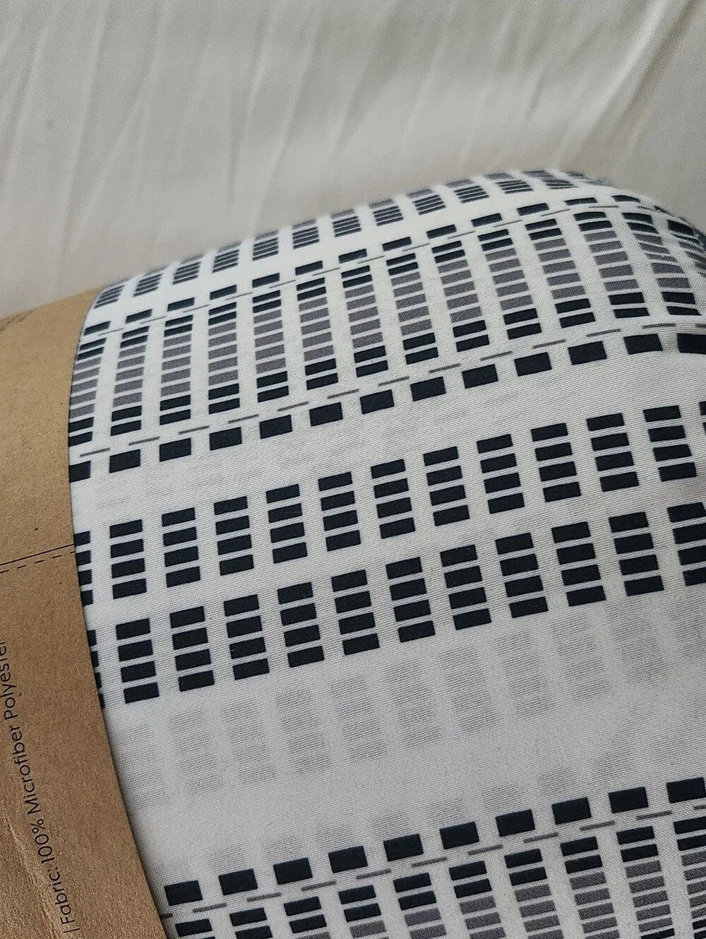 I-enjoy Patterned Reversible Down Alternative 3 Piece Comforter set FULL QUEEN.